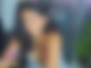 Live cam show with Sophia Quintero - Shaved Pussy on CamwithHer