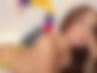 Live cam show with martinaevans - Squirt on CamClone