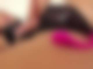 Live cam show with martinaevans - Longlegs on testsause.com