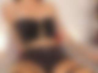 Live cam show with martinaevans - Rub on CamClone