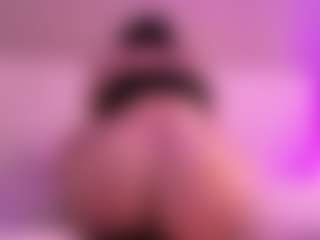 YourbabyKylie's Live Sex Cam Show