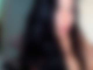 Live cam show with alice-fox - Latina Petite on AdultVida.com