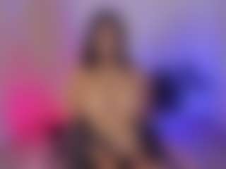 Live cam show with Kim Thompson - Strip on Camsoda