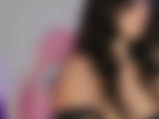 Live cam show with Kim Thompson - Facial on Camsoda