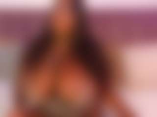 Live cam show with CheneellLorens - Tittyfuck on luckytryst.com