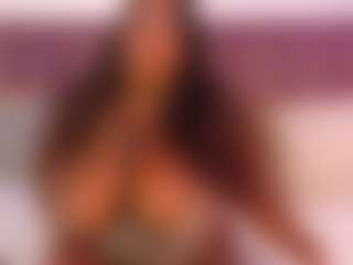 Live cam show with CheneellLorens - Fingers on Fit Hotties