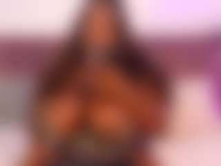 Live cam show with CheneellLorens - Ebony on Camsoda