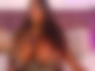 Live cam show with CheneellLorens - BBW on xDating