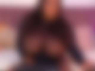Live cam show with CheneellLorens - Ebony on EXY