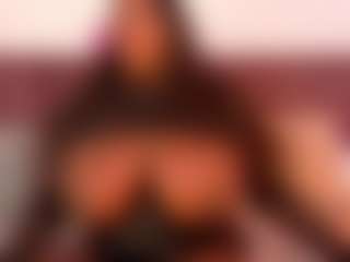 Live cam show with CheneellLorens - Ebony on Camsoda | colombia