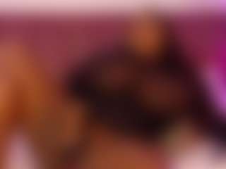Live cam show with CheneellLorens - Shaved Pussy on Camming Site