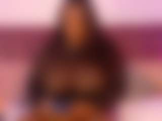 Live cam show with CheneellLorens - Ass Bouncing on Gym Cam Girls