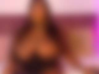 Live cam show with CheneellLorens - Brown Eyes on Gym Cam Girls