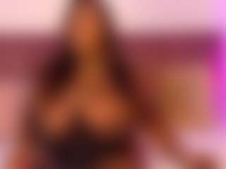 Live cam show with CheneellLorens - Brown Eyes Black on Mixed Magazine Live
