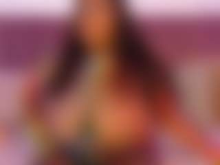 Live cam show with CheneellLorens - Anal on StripNow