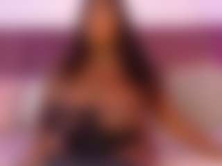Live cam show with CheneellLorens - Ebony on TeamSkeetLive | colombia