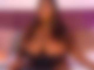 Live cam show with CheneellLorens - Thong on Camsoda
