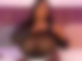 Live cam show with CheneellLorens - Brown Eyes Ebony on studioflirtlive.com