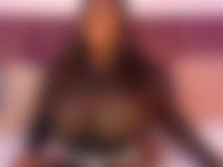 Live cam show with CheneellLorens - Black Shaved Pussy on eurowanks.com