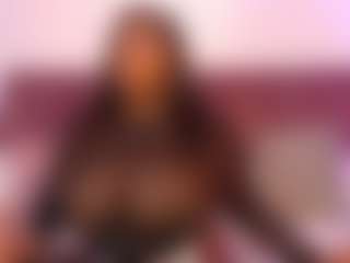 Live cam show with CheneellLorens - Bedroom Ebony on EXY