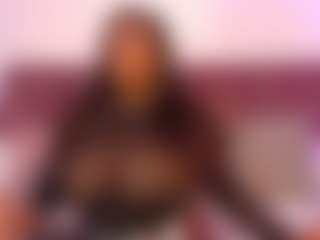 Live cam show with CheneellLorens - BBW on xDating