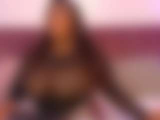 Live cam show with CheneellLorens - Black BBW on makecum.org
