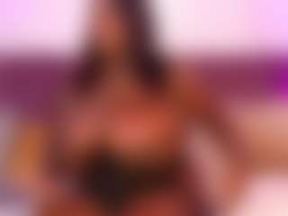 Live cam show with CheneellLorens - Black Toys on Soda Cam