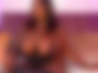 Live cam show with CheneellLorens - Ebony on Camsoda | colombia