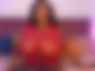 Live cam show with CheneellLorens - Fingers on Camsoda