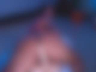 Live cam show with ambar evans - Fingers on Dare Cams