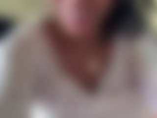 saamytits MILF webcam performer live streaming