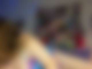 strwbby MILF webcam performer live streaming