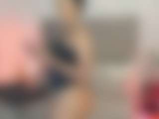 kyaraebony's Live Sex Cam Show