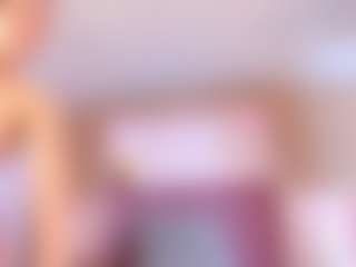 Live cam show with Veronica-Garcia - Landingstrip on Camsoda