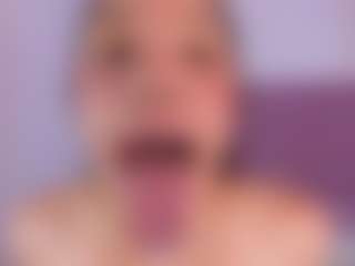 Live cam show with Veronica-Garcia - Gamer Black on LiveSexCams6