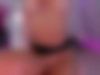 Live cam show with Miss_Diamond_ - Living Room on Camsoda