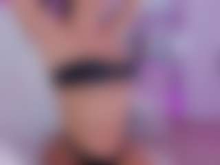 Live cam show with Miss_Diamond_ - Gamer MILF on StripNow