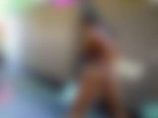 Live cam show with Sandra-Milano - Drinking on Latina Girls