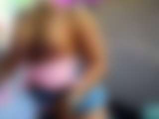 Live cam show with Sandra-Milano - Green Eyes on Camsoda
