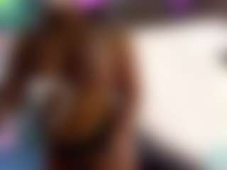 Live cam show with Sandra-Milano - Drinking on Camiplay Live