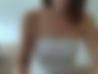 Live cam show with naughtymommy43 - Bedroom Brown Hair on Camsoda