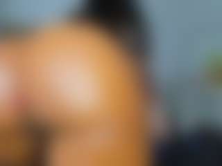 Live cam show with nikizum - Bedroom Black on Latina Girls