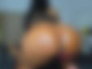 Live cam show with nikizum - Shaved Pussy on Camsoda