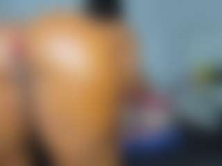Live cam show with nikizum - Shaved Pussy Curvy on Camsoda