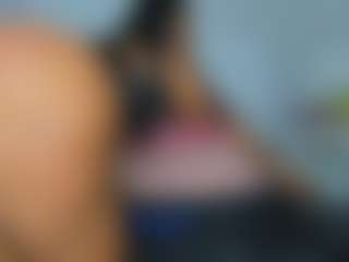 Pokaz na żywo z nikizum - Ebony Shaved Pussy na Camsoda