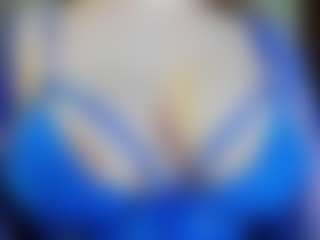 Live cam show with alexispixie - Shaved Pussy on Cam Slut