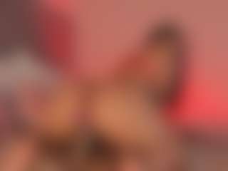 Live cam show with Sari Garcia - Public Toys on EXY