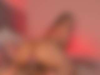 Live cam show with Sari Garcia - Latina Petite on Dare Cams | colombia