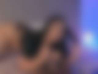 Live cam show with Sari Garcia - Teen (18+) on Camsoda