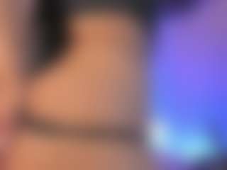 Live cam show with Sari Garcia - Mouth on CamClone